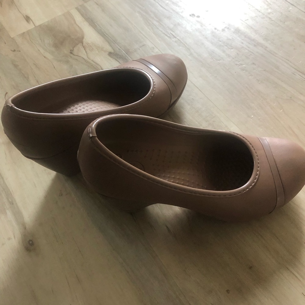 Croc wedges